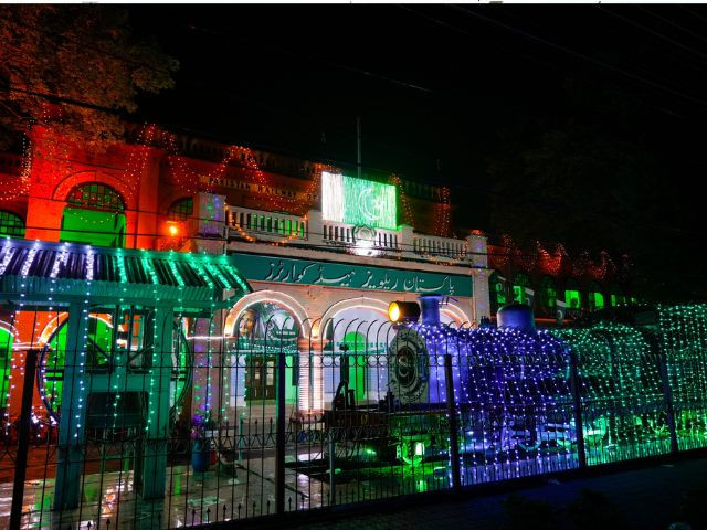 Pakistan Railways extends Independence Day greetings to the nation on 14 August 2025. Photo: Express
