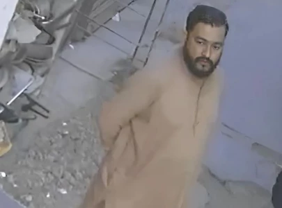 watch karachi rickshaw driver runs away with dowry watch karachi rickshaw driver runs away with dowry