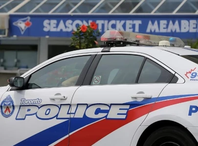 toronto shooting one dead five injured near yorkdale mall