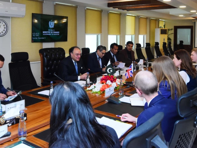Pakistan, UK hold first development dialogue in 8 years amid record £5.5bn trade