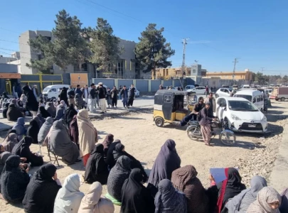 hazara women block road in quetta over gas crisis