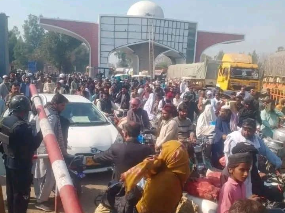 Dera Darya Khan bridge, connecting Punjab with Khyber Pakhtunkhwa, remains closed after a suicide attack at the nearby Dajal check post on Tuesday, causing severe disruption to traffic and the transport of essential goods PHOTO: EXPRESS
