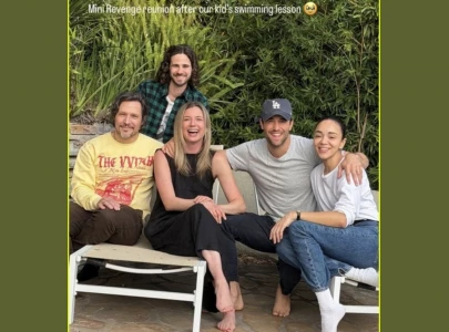 revenge cast reunites as emily vancamp josh bowman and co stars share mini get together revenge cast reunites as emily vancamp josh bowman and co stars share mini get together