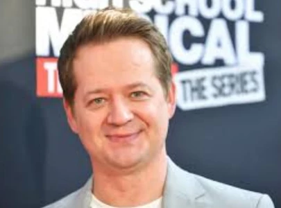 hannah montana fans stunned as jason earles reveals his real age while playing a teen hannah montana fans stunned as jason earles reveals his real age while playing a teen