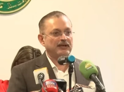 sharjeel memon inaugurates ev taxi scheme in karachi