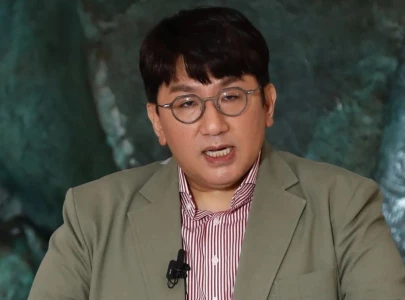 are police seeking an arrest warrant for hybe chairman bang si hyuk are police seeking an arrest warrant for hybe chairman bang si hyuk