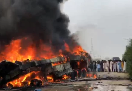 fire breaks out in cargo truck on indus highway in dera ismail khan
