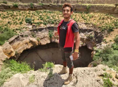 yemen s spider man climber dies after fall into volcanic crater yemen s spider man climber dies after fall into volcanic crater