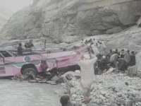 at least 30 people died when a passenger bus travelling from quetta to peshawar plunged into a deep ravine photo express at least 30 people died when a passenger bus travelling from quetta to peshawar plunged into a deep ravine photo express