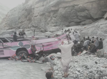 at least 40 killed as passenger coach plunges into ravine on sherani zhob highway