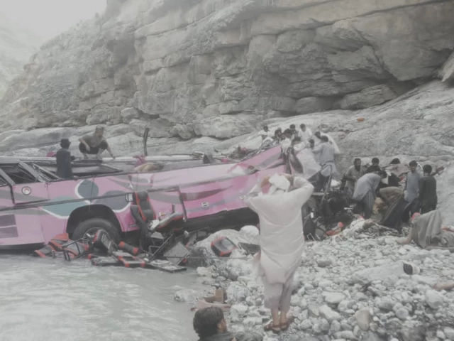at least 30 people died when a passenger bus travelling from quetta to peshawar plunged into a deep ravine photo express at least 30 people died when a passenger bus travelling from quetta to peshawar plunged into a deep ravine photo express