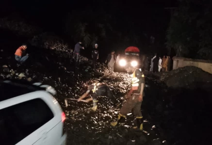flash floods strand hundreds in lower chitral over 200 rescued flash floods strand hundreds in lower chitral over 200 rescued