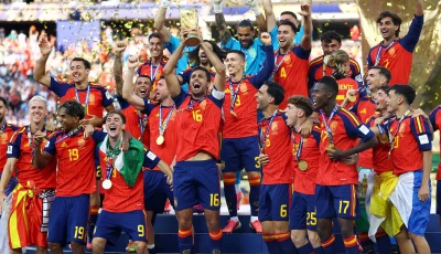 spain s rodri lifts the world cup trophy alongside teammates as they celebrate winning the world cup photo reuters spain s rodri lifts the world cup trophy alongside teammates as they celebrate winning the world cup photo reuters