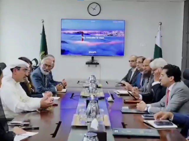 Petroleum minister, Kuwaiti exploration company discuss expanding energy cooperation | The Express Tribune Petroleum minister, Kuwaiti exploration company discuss expanding energy cooperation | The Express Tribune