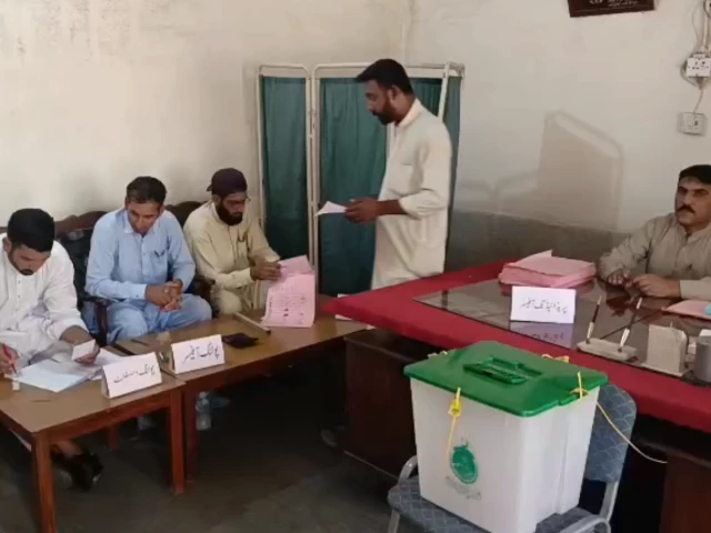 First phase of AJK elections begins as 1.4m voters head to polls First phase of AJK elections begins as 1.4m voters head to polls
