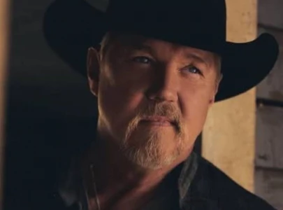 it was a kill shot trace adkins recalls the moment ex wife julie curtis shot him it was a kill shot trace adkins recalls the moment ex wife julie curtis shot him