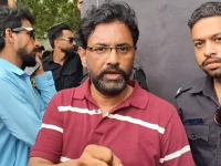 mir hussain ali mir raza s father speaking to the media photo express