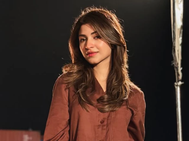 Kinza Hashmi bids farewell to Rubab as 'Leader' comes to an end