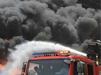 mother dies two children injured in karachi s bagh e korangi house fire