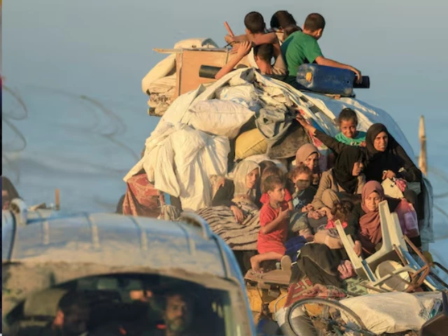 displaced palestinians fleeing northern gaza due to an israeli military operation move southwards after israeli forces ordered residents of gaza city to evacuate to the south in the central gaza strip september 20 2025 photo reuters displaced palestinians fleeing northern gaza due to an israeli military operation move southwards after israeli forces ordered residents of gaza city to evacuate to the south in the central gaza strip september 20 2025 photo reuters