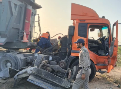 two police personnel killed as trailer rams into mobile van on super highway