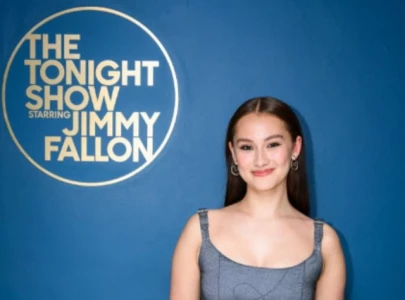 lola tung recalls near faint moment at taylor swift concert