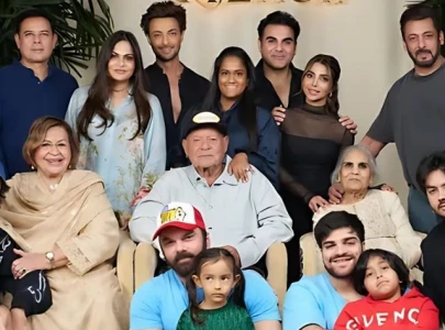 salman khan turns valentine s into familitines day salman khan turns valentine s into familitines day