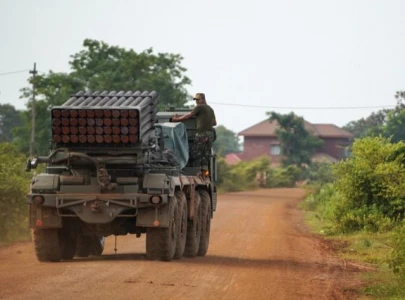 cambodia demands thailand withdraw troops