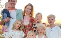james van der beek s family raises 1 million through gofundme hours after his death