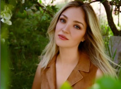 abby elliott reflects on snl firing ahead of the bear season 4