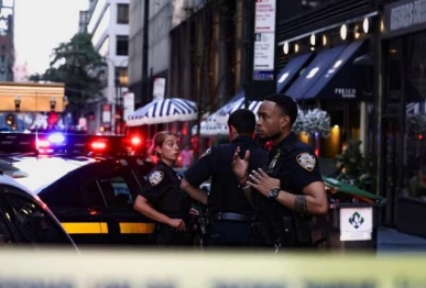 police officers gather during a reported active shooter situation in the manhattan borough of new york city u s july 28 2025 source reuters
