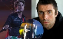 billie joe armstrong kicks fan offstage for playing oasis wonderwall during green day concert billie joe armstrong kicks fan offstage for playing oasis wonderwall during green day concert