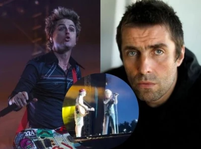 billie joe armstrong kicks fan offstage for playing oasis wonderwall during green day concert billie joe armstrong kicks fan offstage for playing oasis wonderwall during green day concert