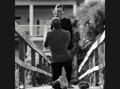 darius rucker announces engagement to girlfriend emily deahl