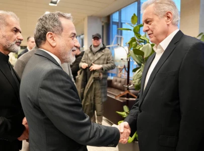 iran foreign minister arrives in russia as us talks remain stalled