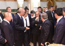 jaadu ki jhappi shehbaz s handshakes go viral as do his foreign policy wins jaadu ki jhappi shehbaz s handshakes go viral as do his foreign policy wins