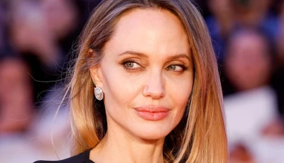 photo angelina jolie poses for pictures on red carpet for the premiere of couture reuters