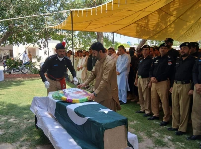 constable martyred as unidentified gunmen open fire in bannu