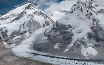 nepali climber alive after six days missing on everest