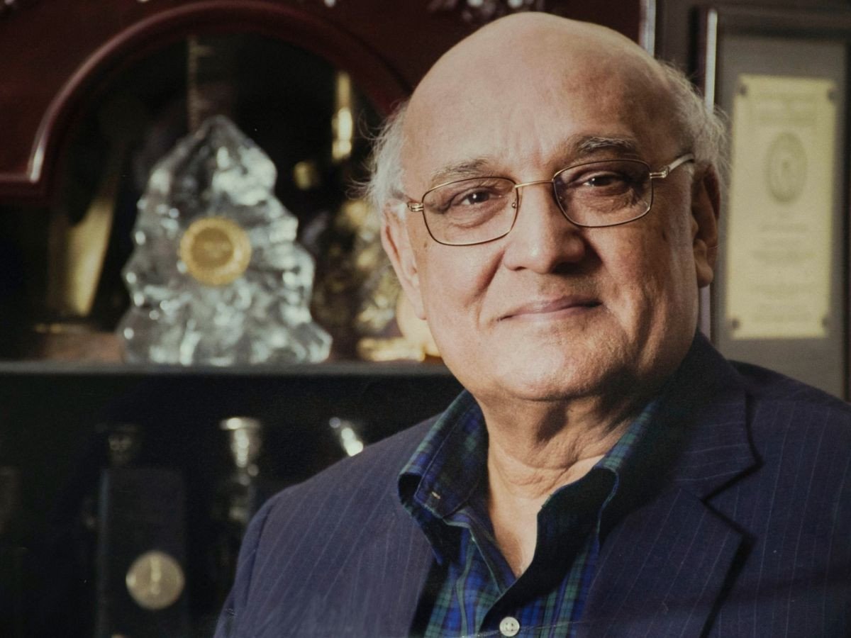 Amjad Islam Amjad: the man behind the metaphors | The Express Tribune