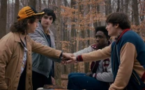 stranger things fans spot continuity errors in season 5 stranger things fans spot continuity errors in season 5