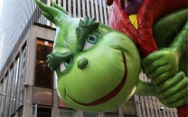 how universal studios chooses the grinch s dog max