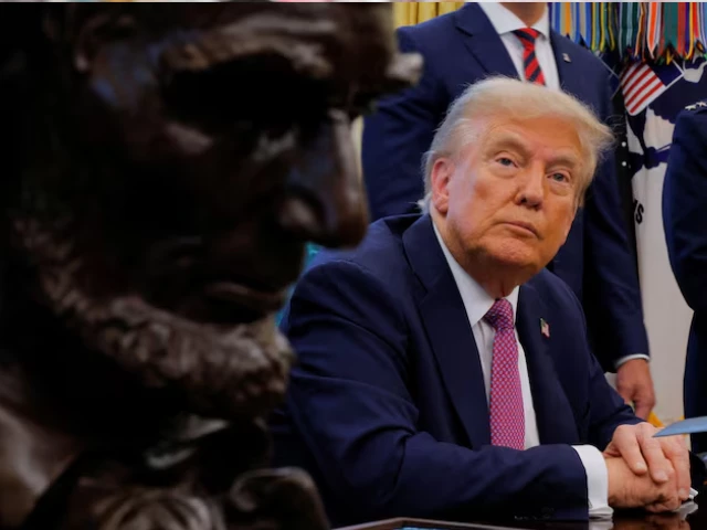 us president donald trump speaks with the media with the bust of abraham lincoln in the foreground in the oval office at the white house in washington dc us september 5 2025 photo reuters us president donald trump speaks with the media with the bust of abraham lincoln in the foreground in the oval office at the white house in washington dc us september 5 2025 photo reuters