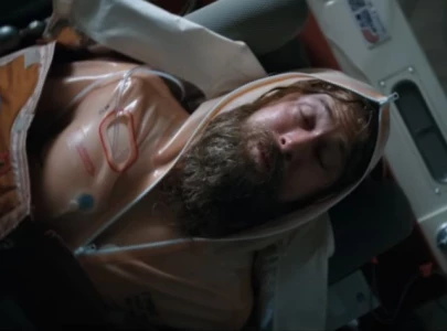 ryan gosling previews project hail mary at comic con with first look at alien bond