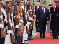 us president donald trump shows the way to chinese president xi jinping as he arrives ahead of a state visit at joint base andrews maryland us september 23 2026 photo reuters