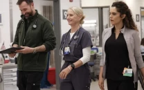 the pitt season 2 premiere date announced ai chaos and a new er shift