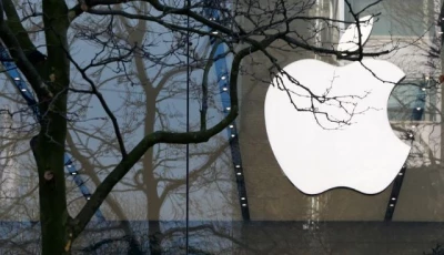 an apple logo is seen at the entrance of an apple store in downtown brussels belgium march 10 2016 photo reuters