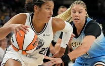 wnba game disrupted mid play for second time in a week due to unexpected court incident