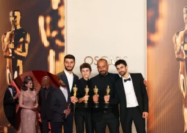 selena gomez and samuel l jackson s oscars exchange sparks debate amid gaza speech selena gomez and samuel l jackson s oscars exchange sparks debate amid gaza speech