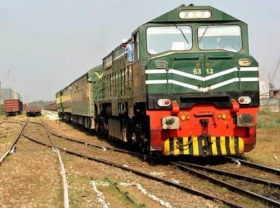 mianwali express narrowly avoids major accident mianwali express narrowly avoids major accident